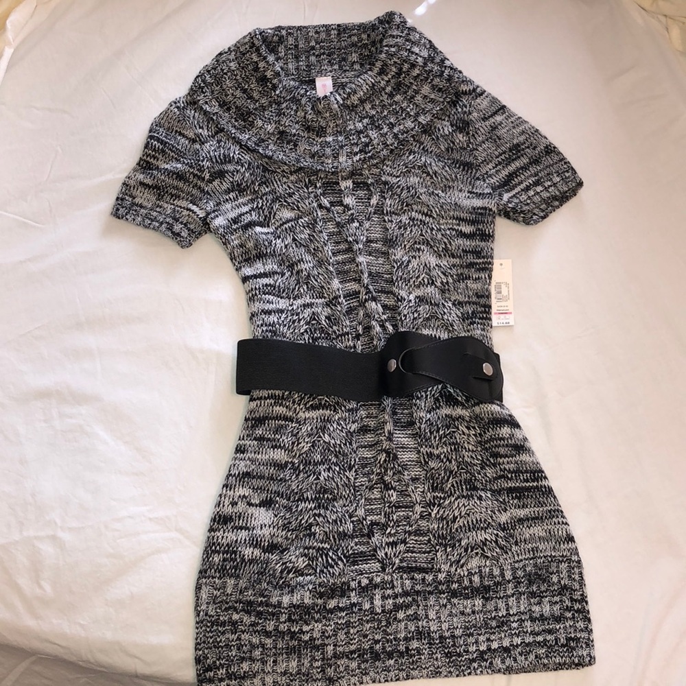 Black and white sweater with belt